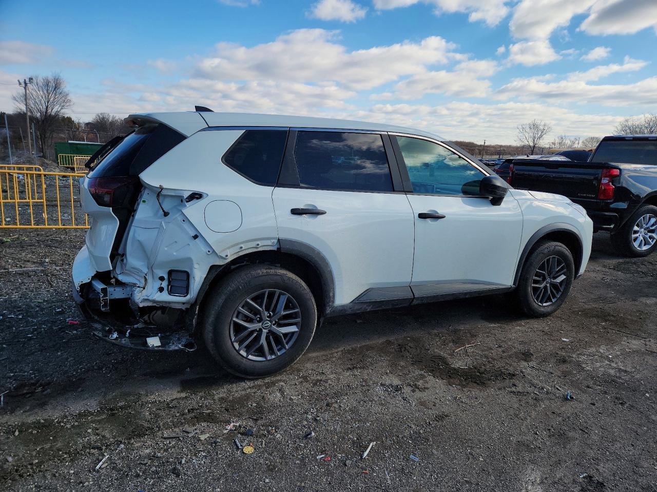 2024 Nissan Rogue S - zdjęcie 3