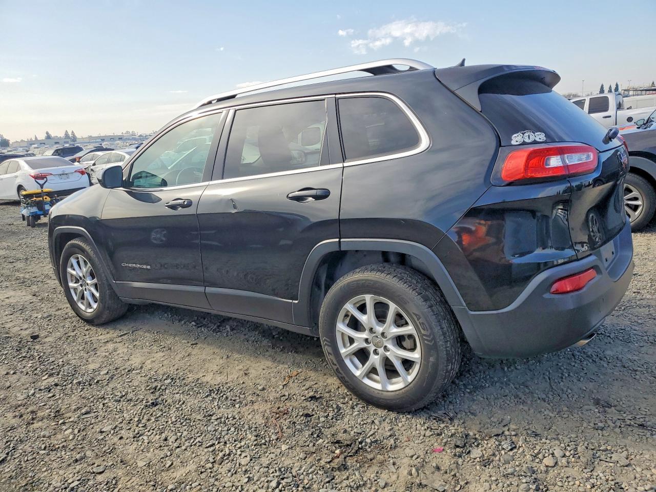 2015 Jeep Cherokee Latitude - zdjęcie 2
