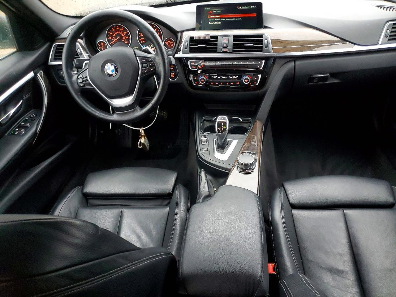 2017 BMW 330 Xi - zdjęcie 8