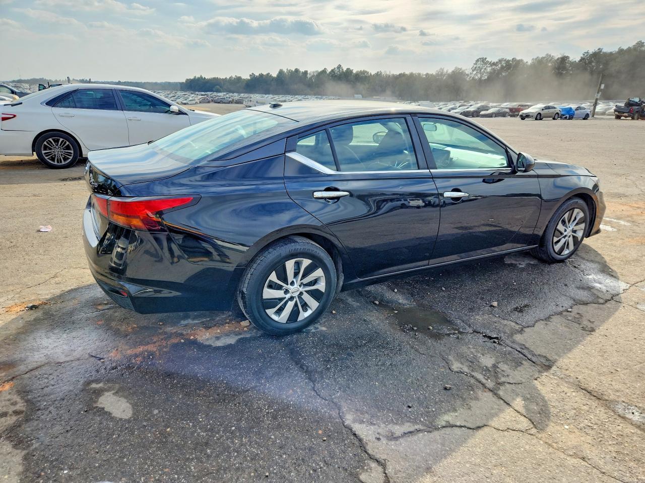 2020 Nissan Altima S - zdjęcie 3