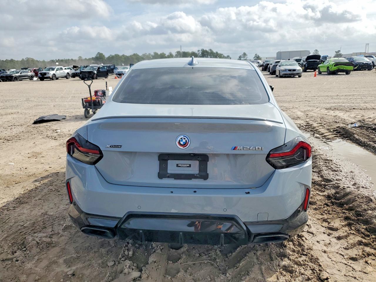 2022 BMW Motorrad M240Xi - zdjęcie 6