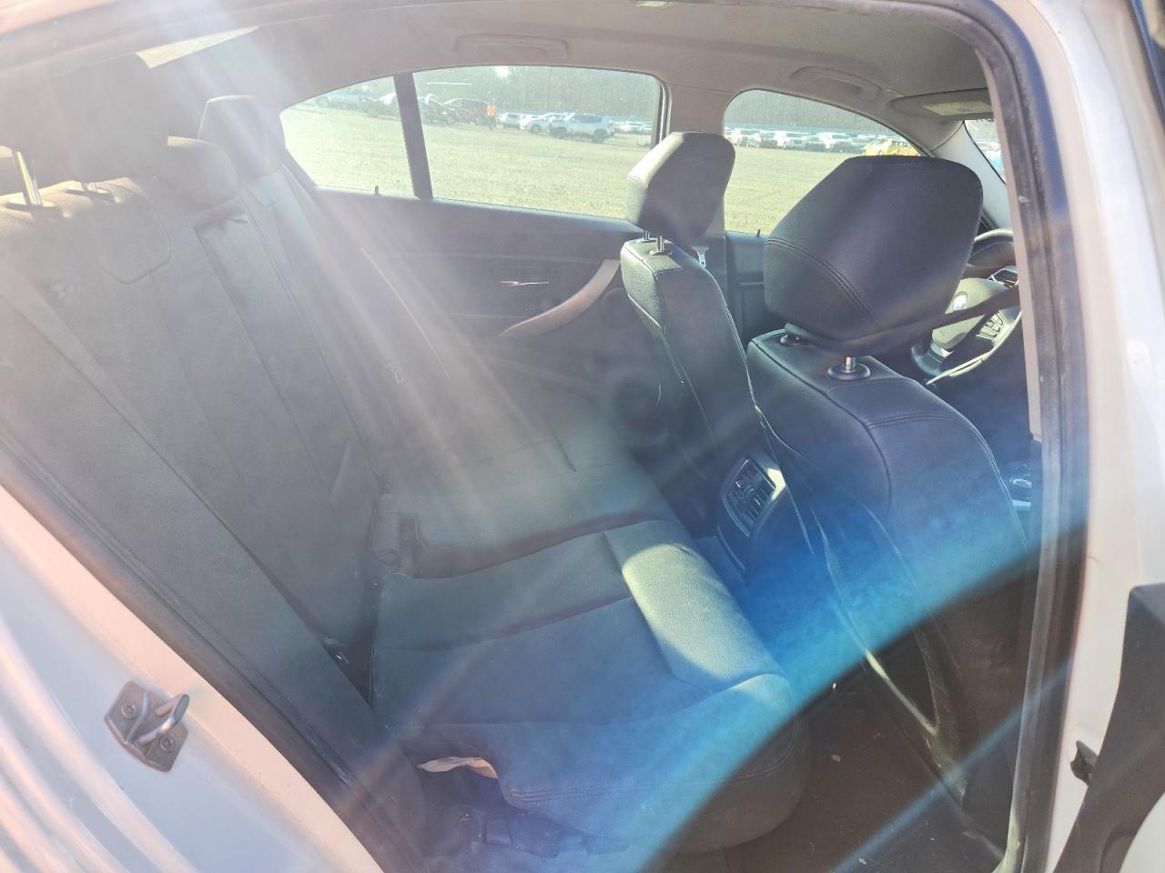 2016 BMW 320 I - zdjęcie 10