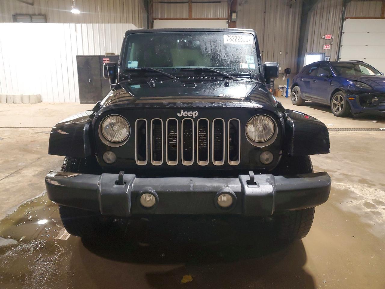 2016 Jeep Wrangler Sahara - zdjęcie 5