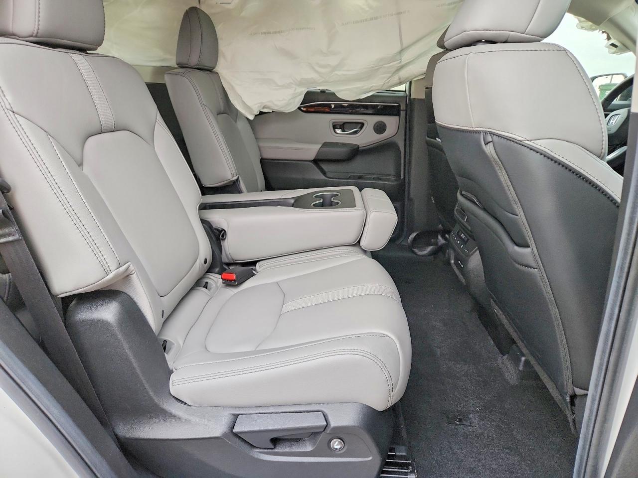 2025 Honda Pilot Touring - zdjęcie 11