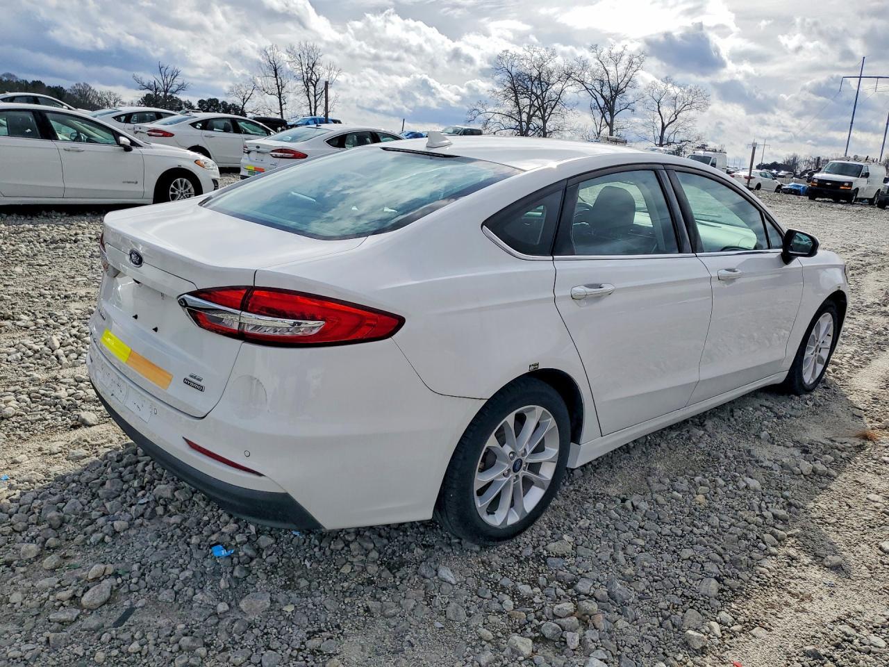 2020 Ford Fusion Se - zdjęcie 3
