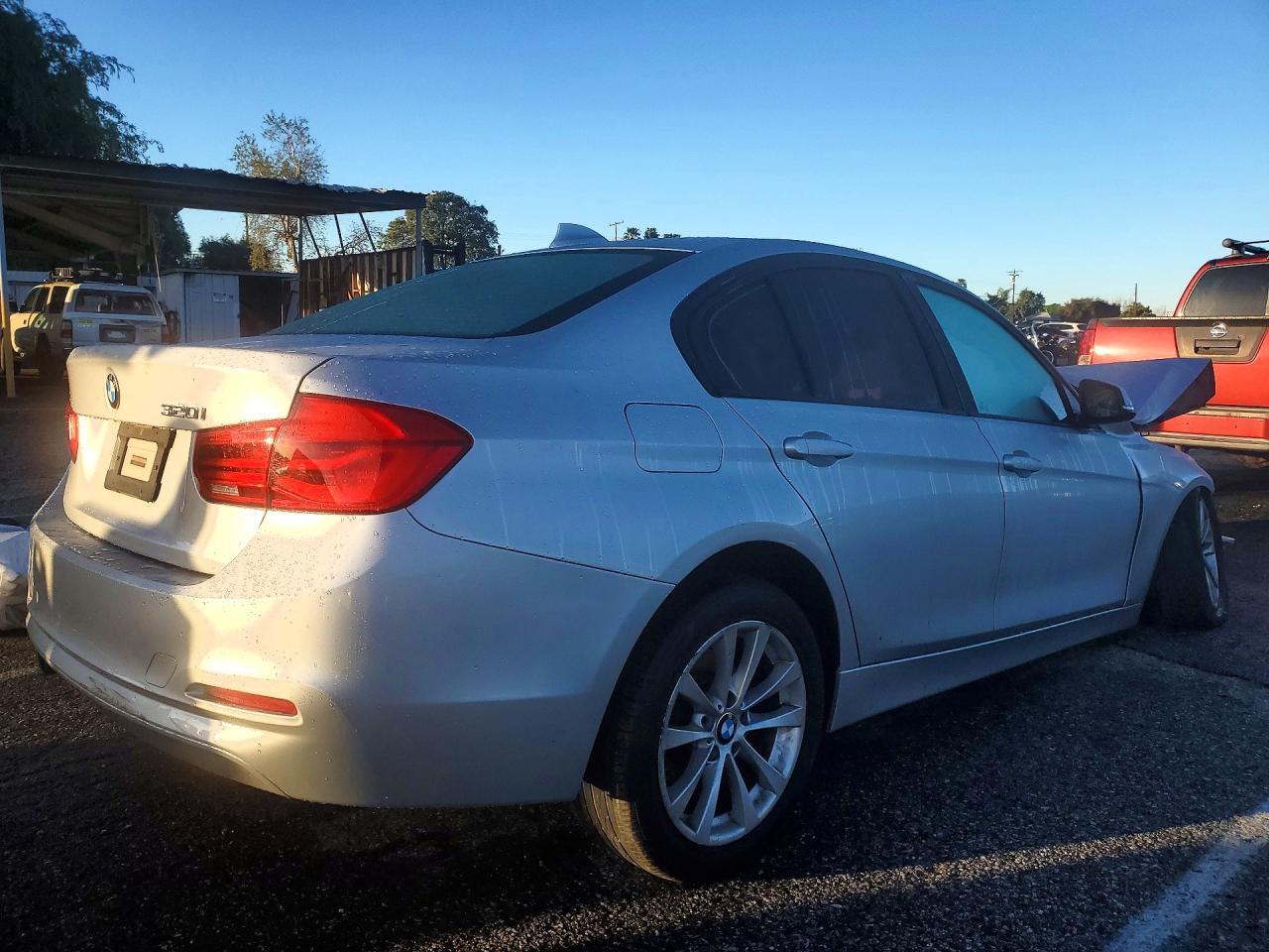 2016 BMW 3 Series - zdjęcie 3