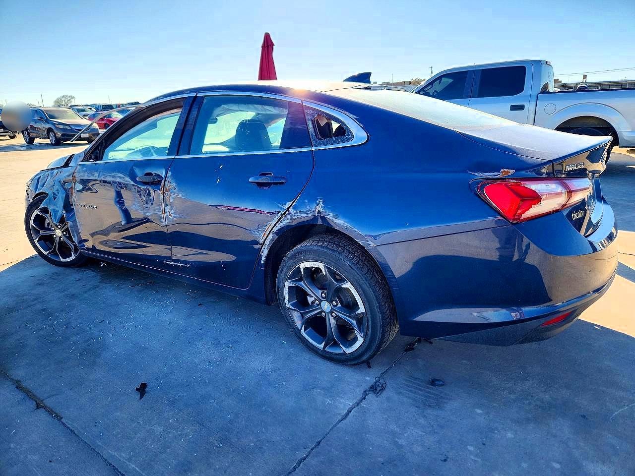 2022 Chevrolet Malibu Lt - zdjęcie 2