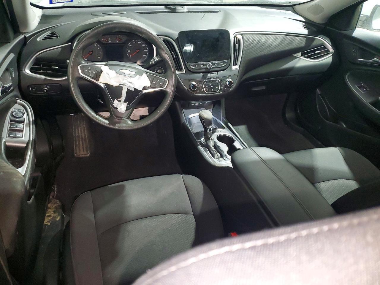 2025 Chevrolet Malibu Lt - zdjęcie 8