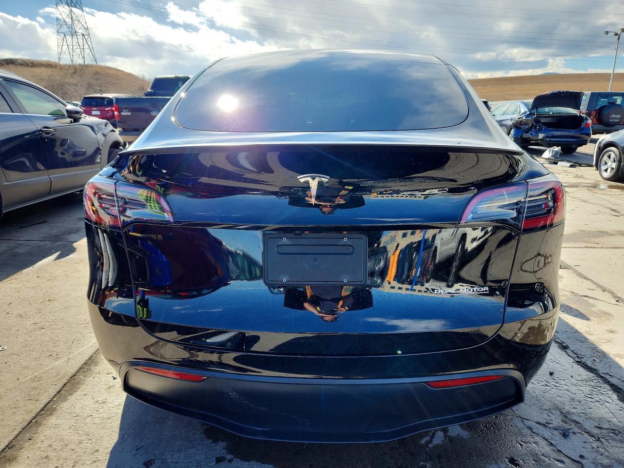 2025 Tesla Model Y - zdjęcie 6