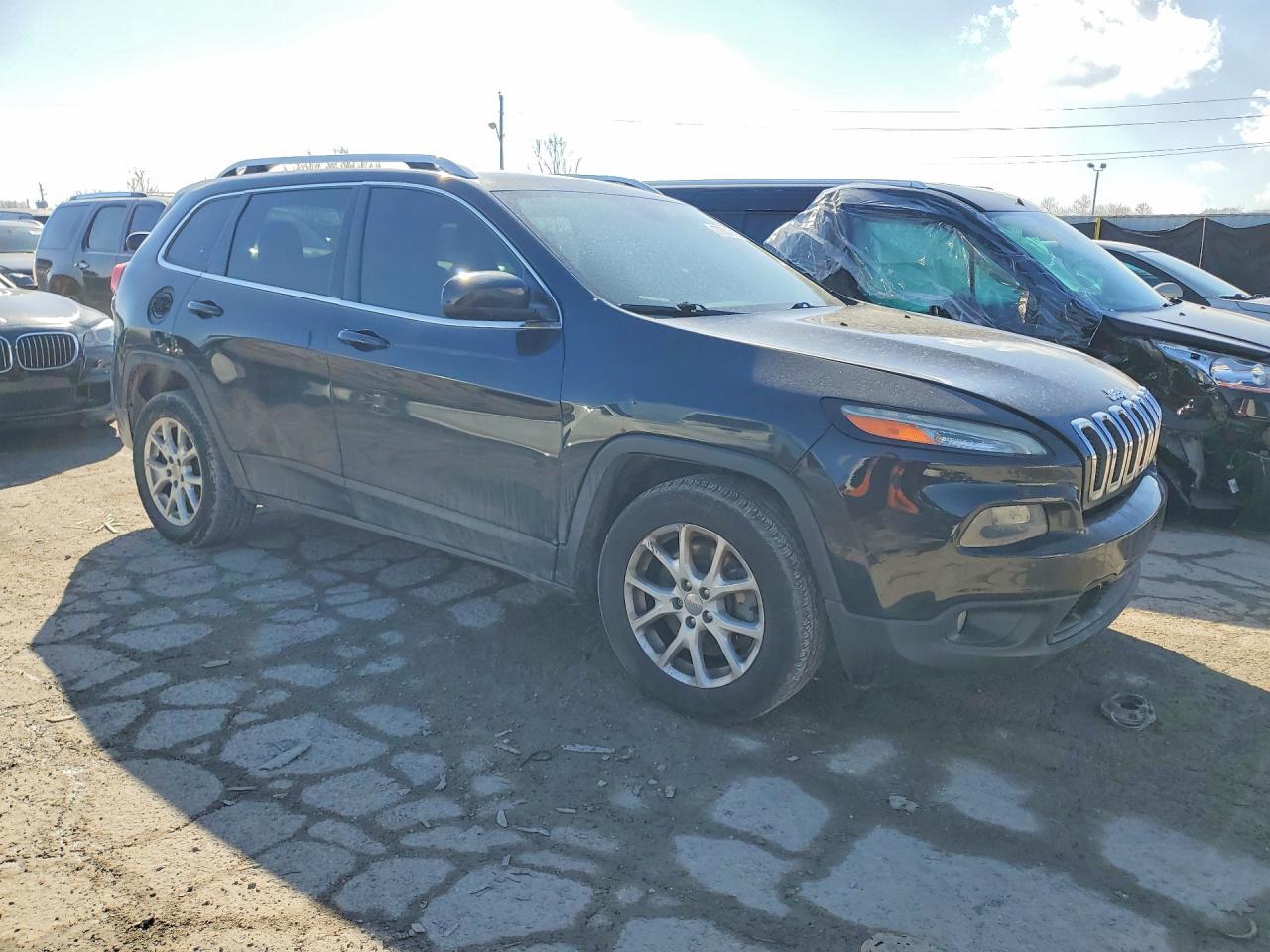 2016 Jeep Cherokee Latitude - zdjęcie 4