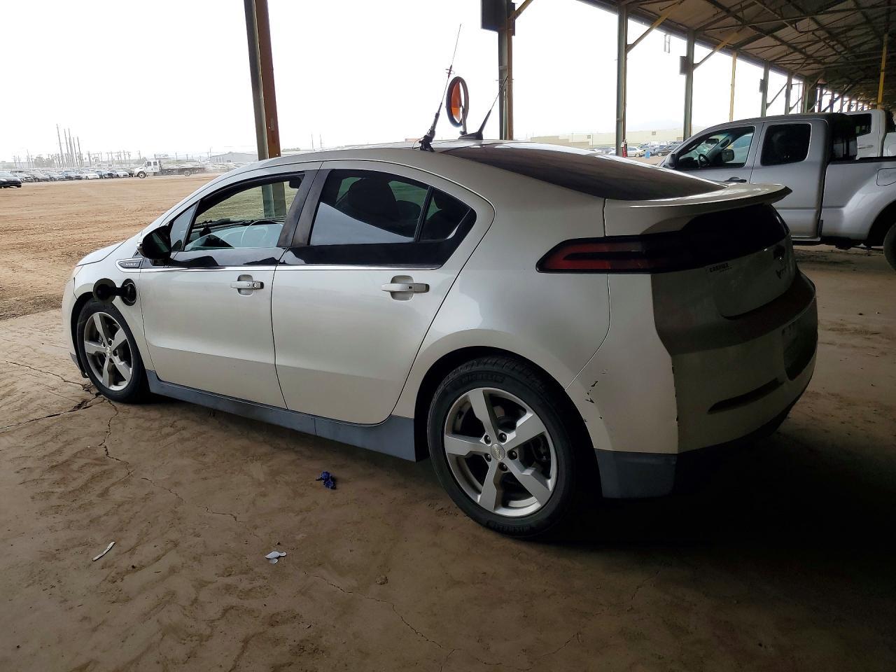 2013 Chevrolet Volt - zdjęcie 2