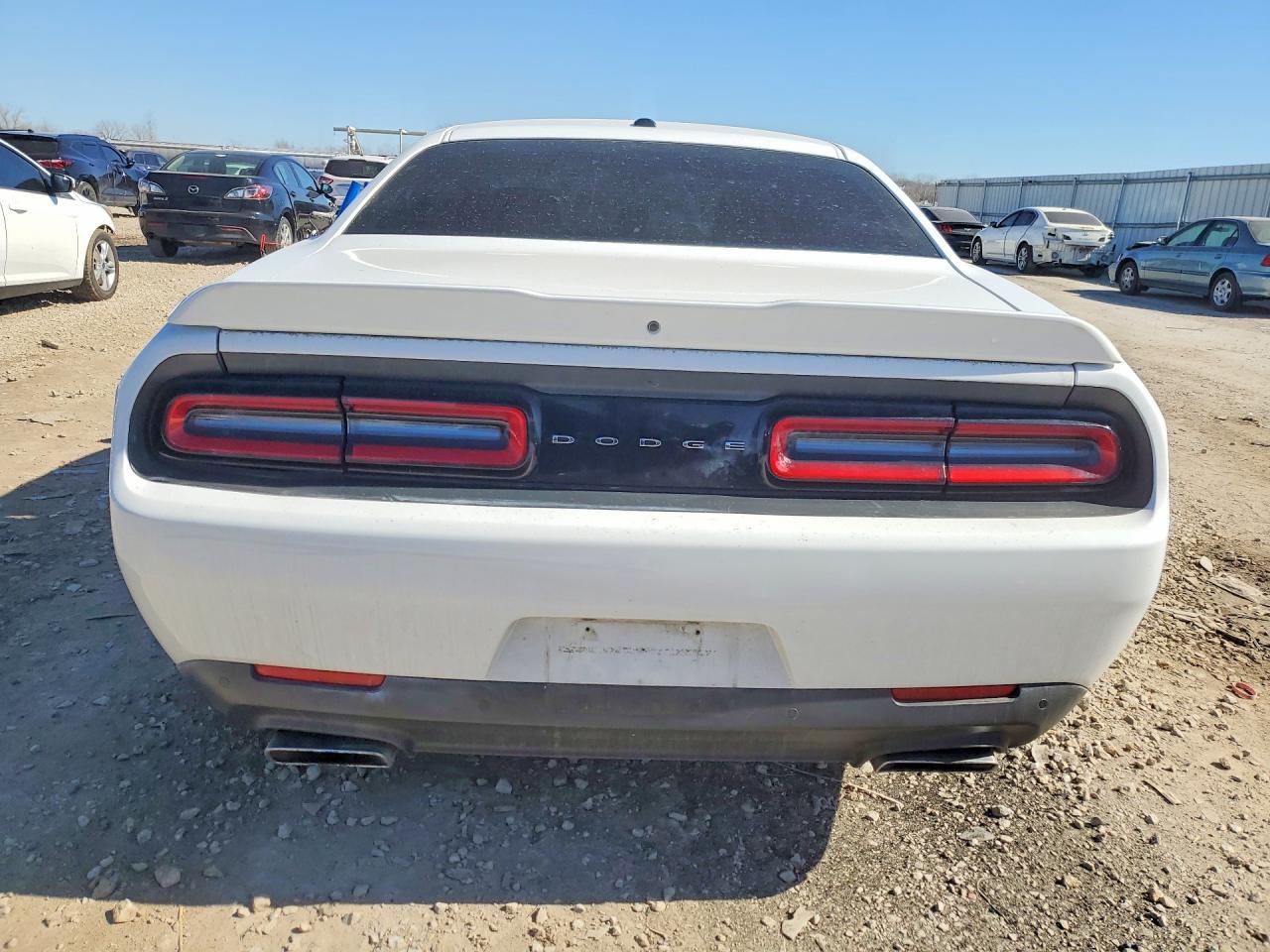 2016 Dodge Challenger R/T - zdjęcie 6