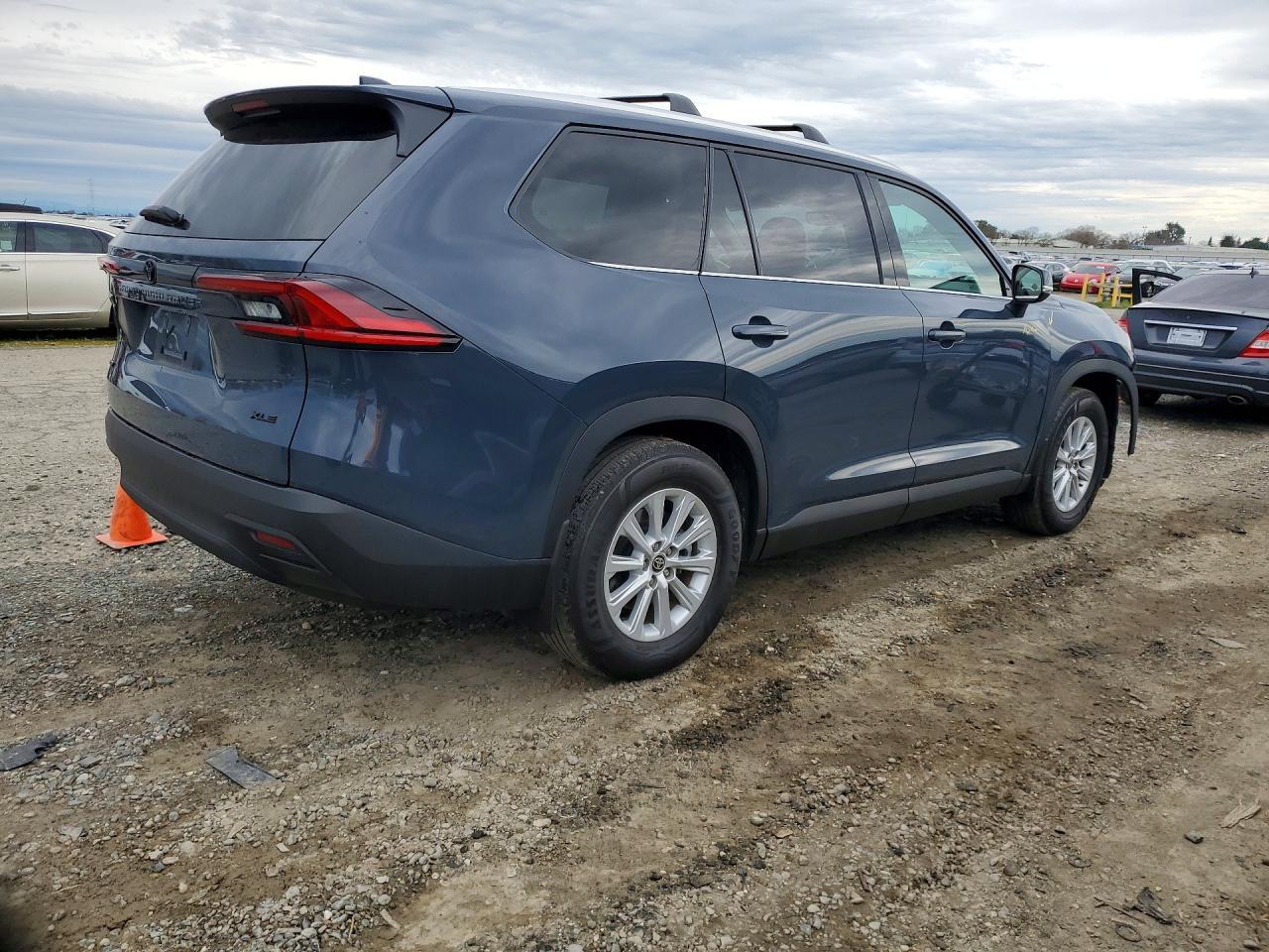 2025 Toyota Grand Highlander Xle - zdjęcie 3