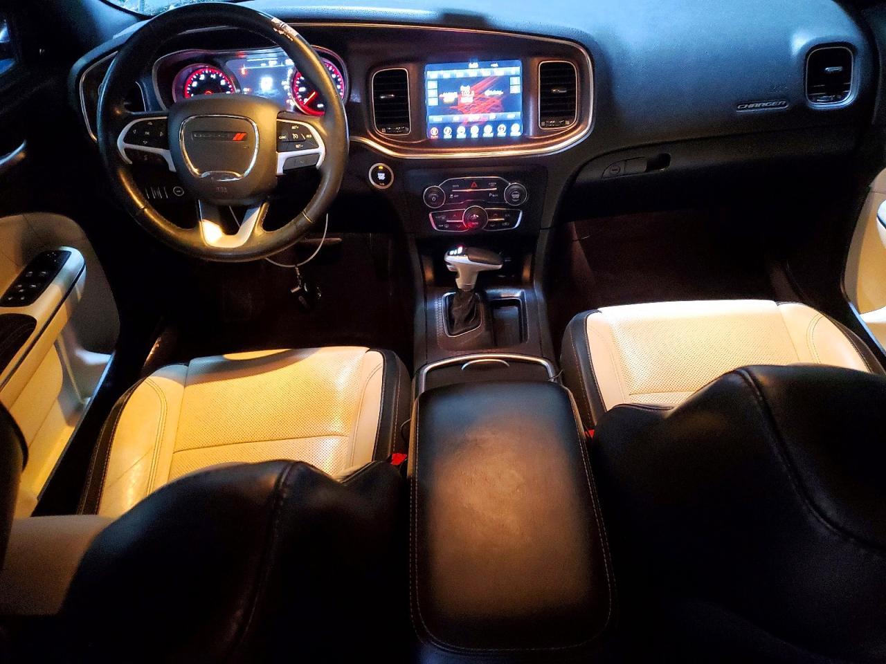 2017 Dodge Charger Sxt - zdjęcie 8