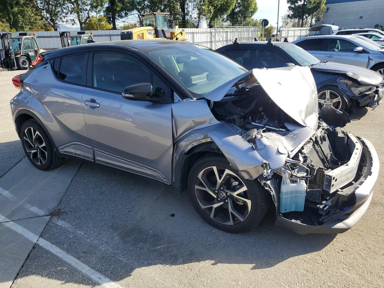 2019 Toyota C-Hr Xle - zdjęcie 4