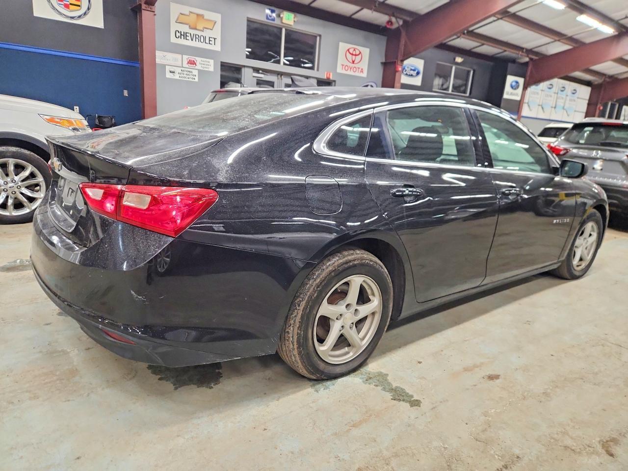 2017 Chevrolet Malibu Ls - zdjęcie 3