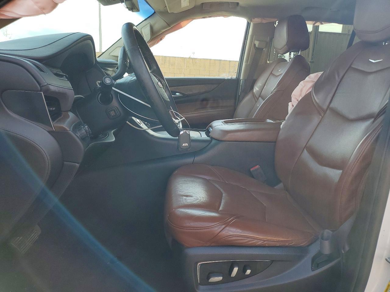 2017 Cadillac Escalade Luxury - zdjęcie 7