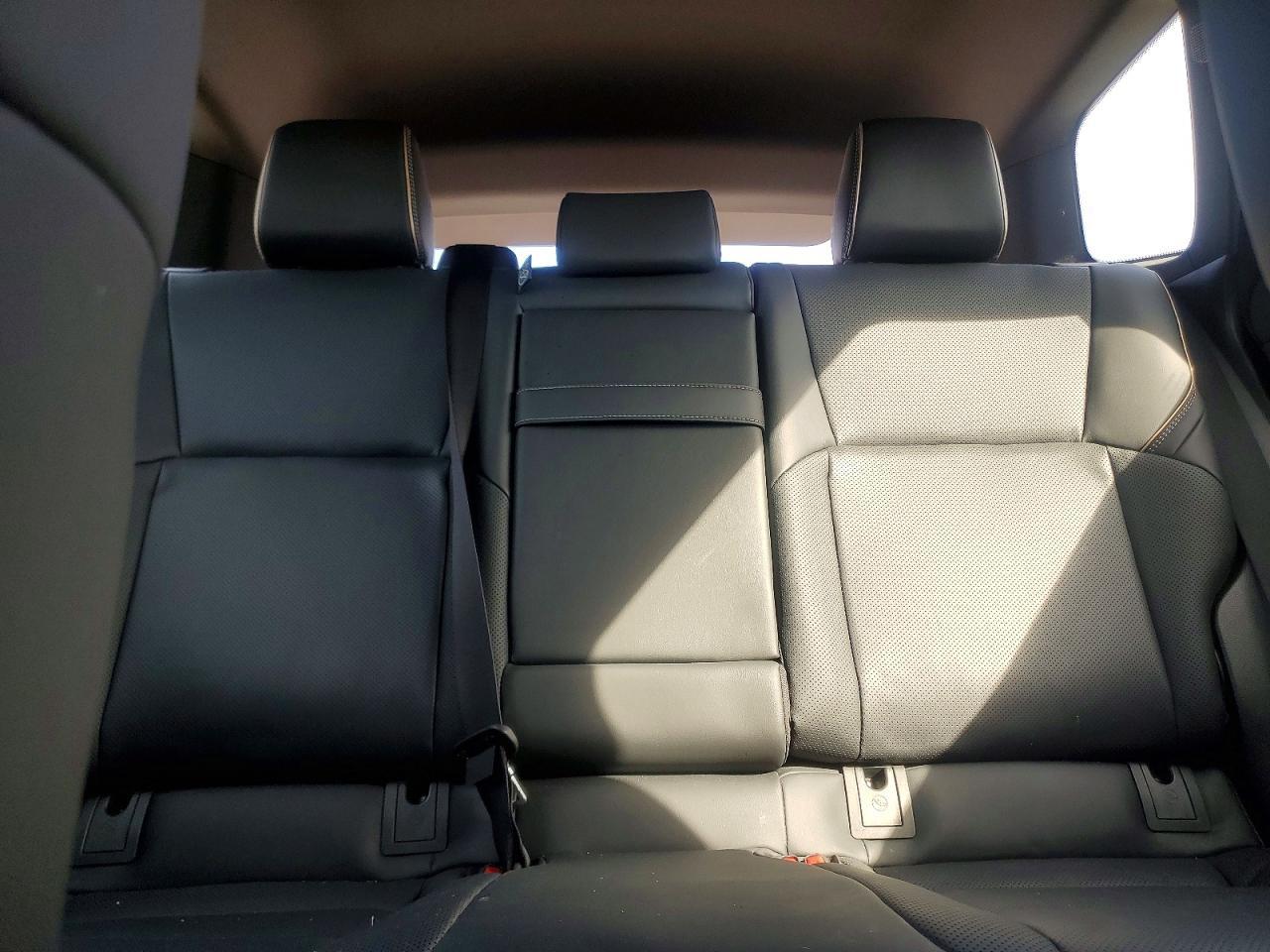 2025 Toyota Crown Signia Xle - zdjęcie 10