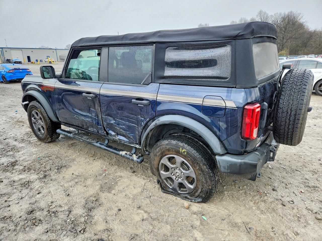 2021 Ford Bronco Base - zdjęcie 2
