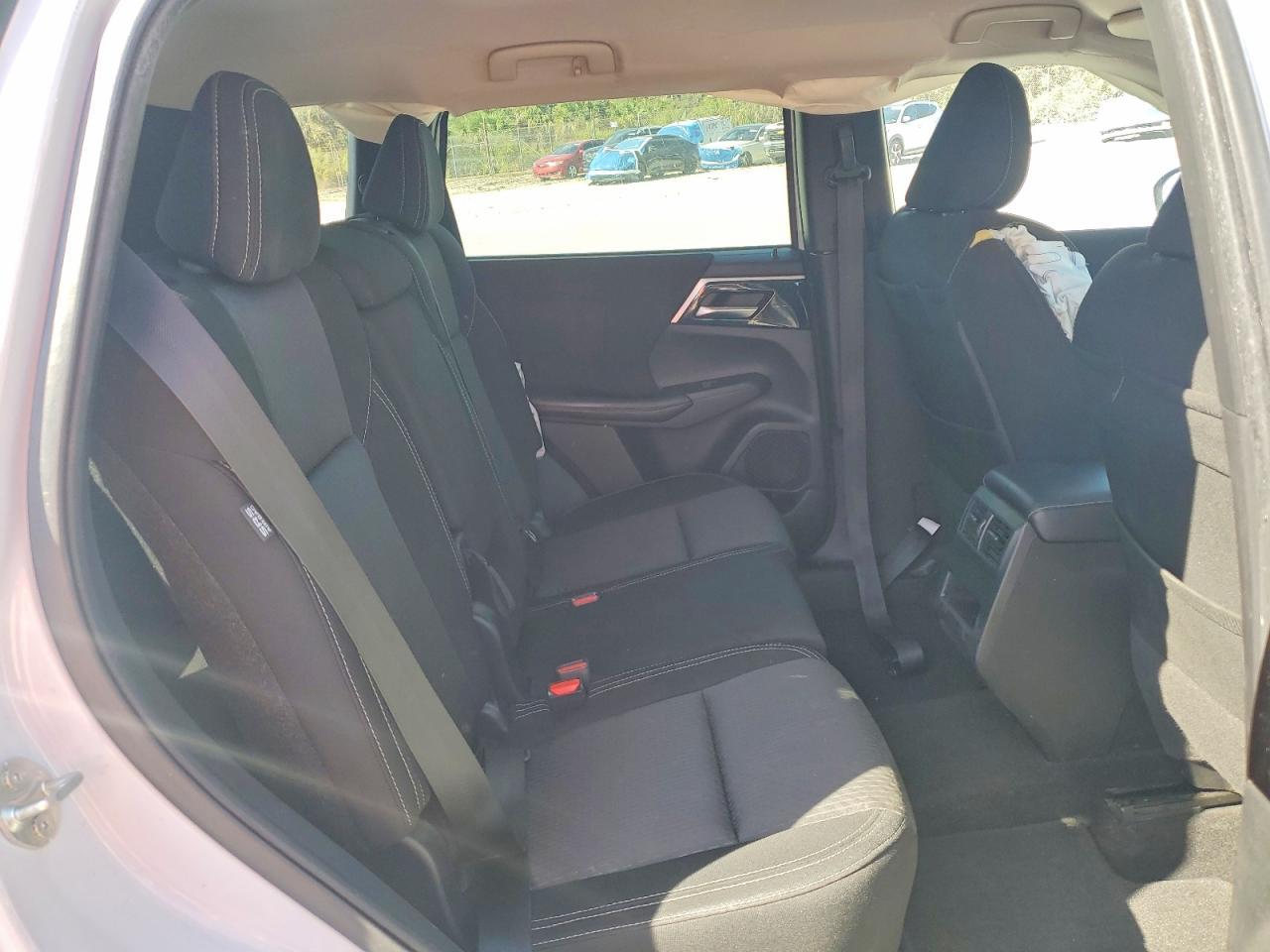 2022 Mitsubishi Outlander Es - zdjęcie 11