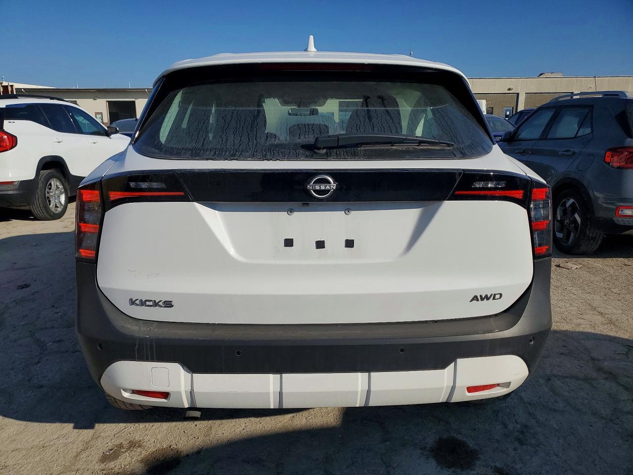 2025 Nissan Kicks S - zdjęcie 6