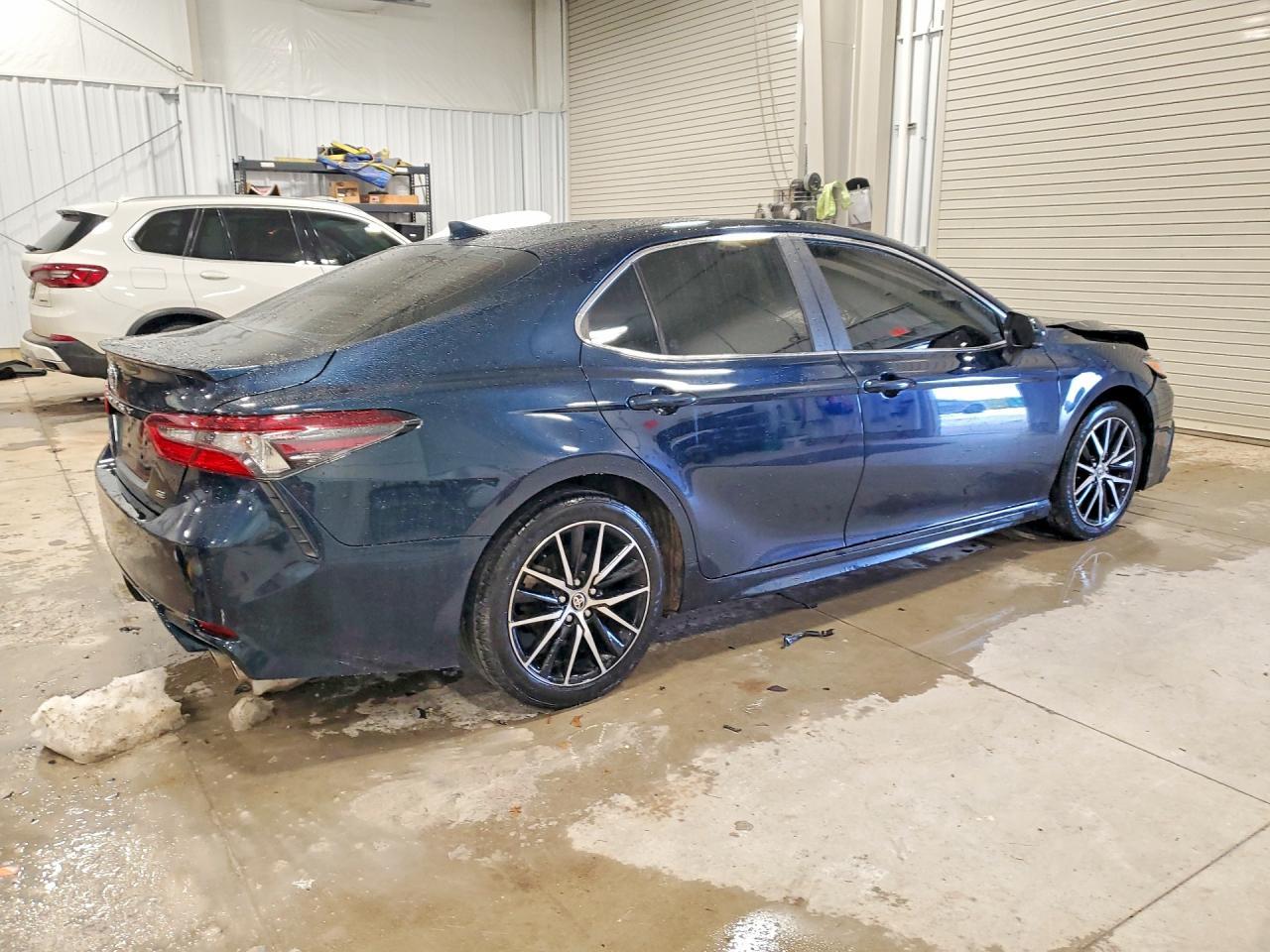 2021 Toyota Camry Se - zdjęcie 3