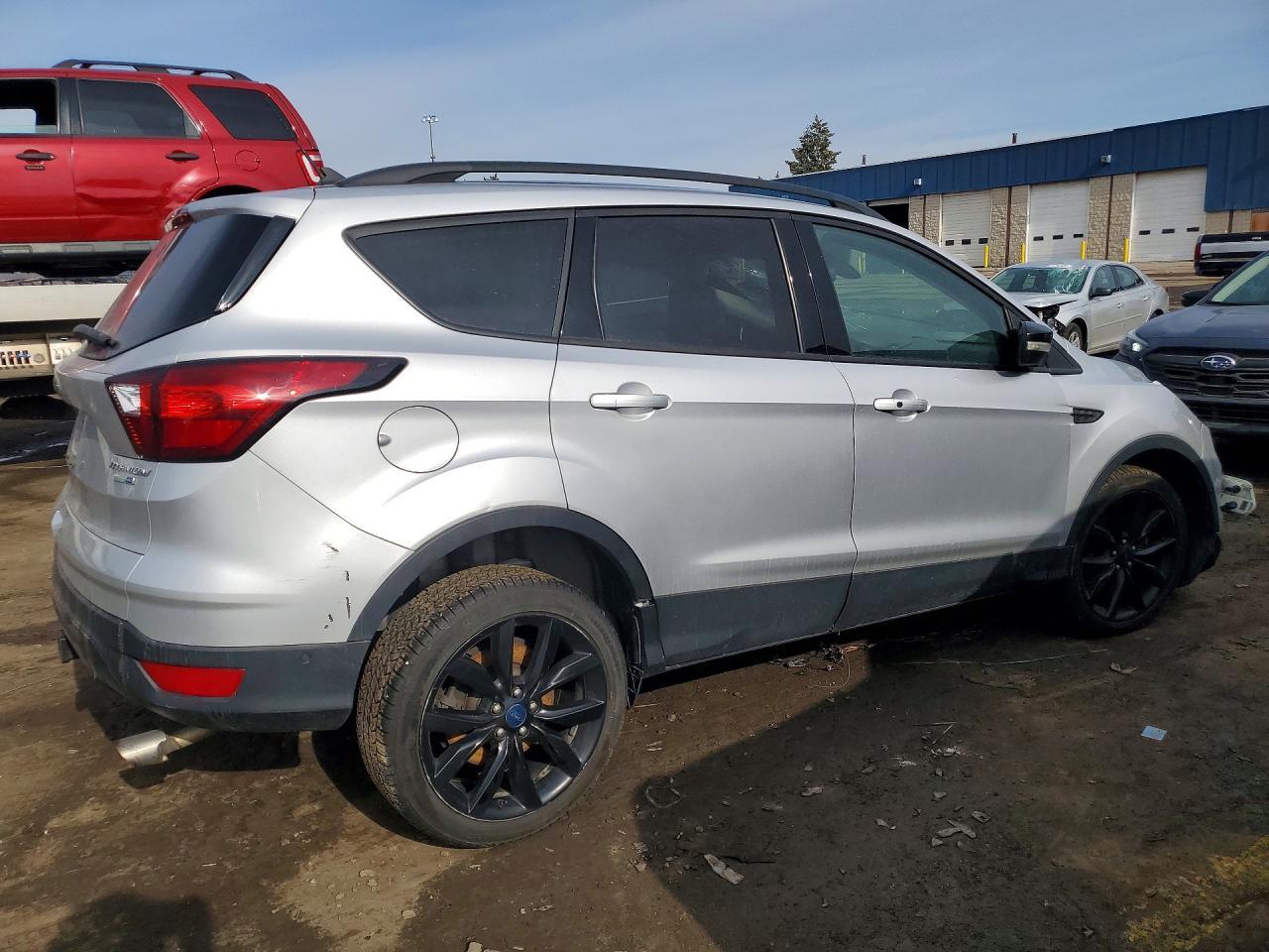 2019 Ford Escape Titanium - zdjęcie 3
