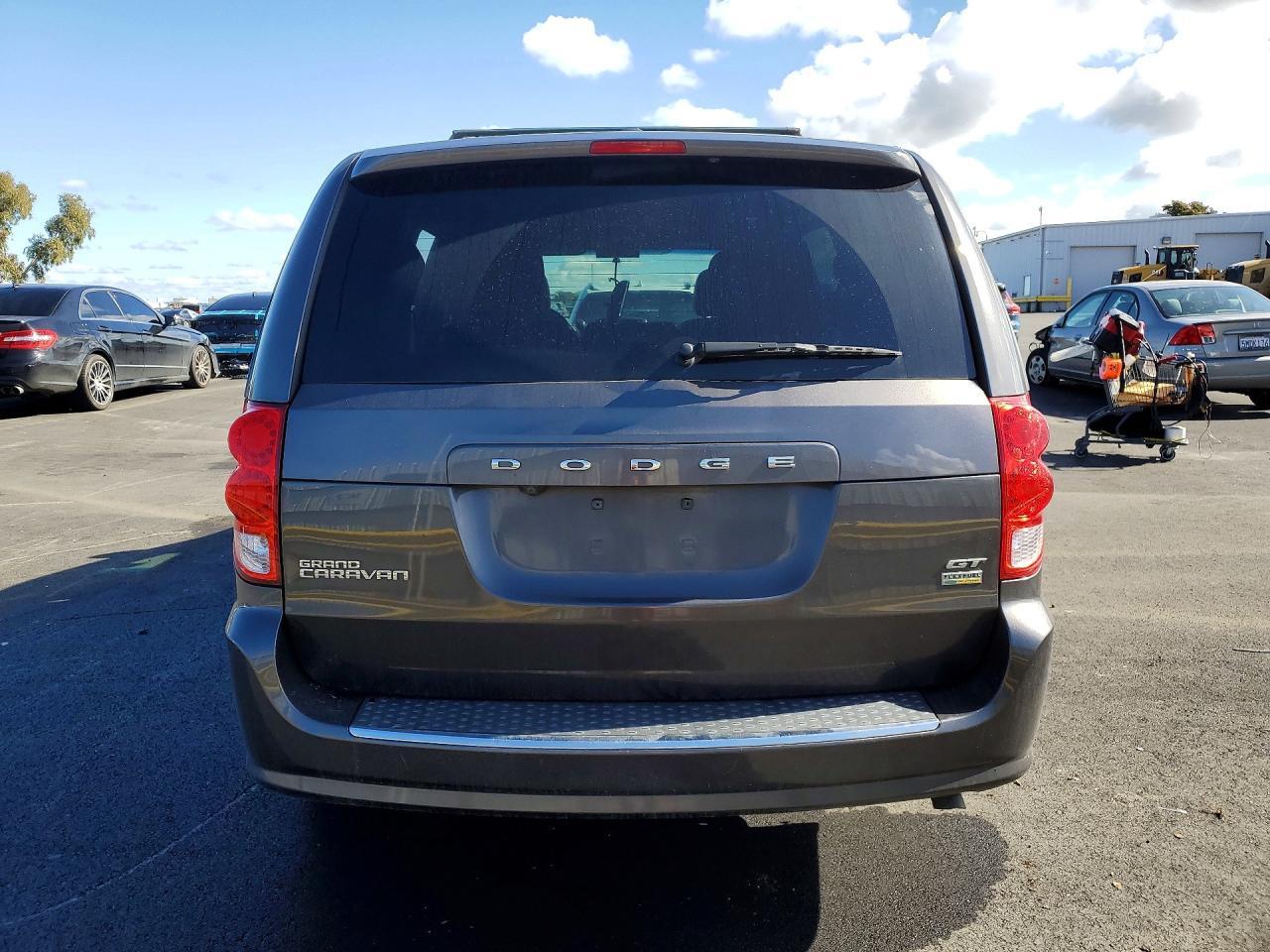 2017 Dodge Grand Caravan Gt - zdjęcie 6