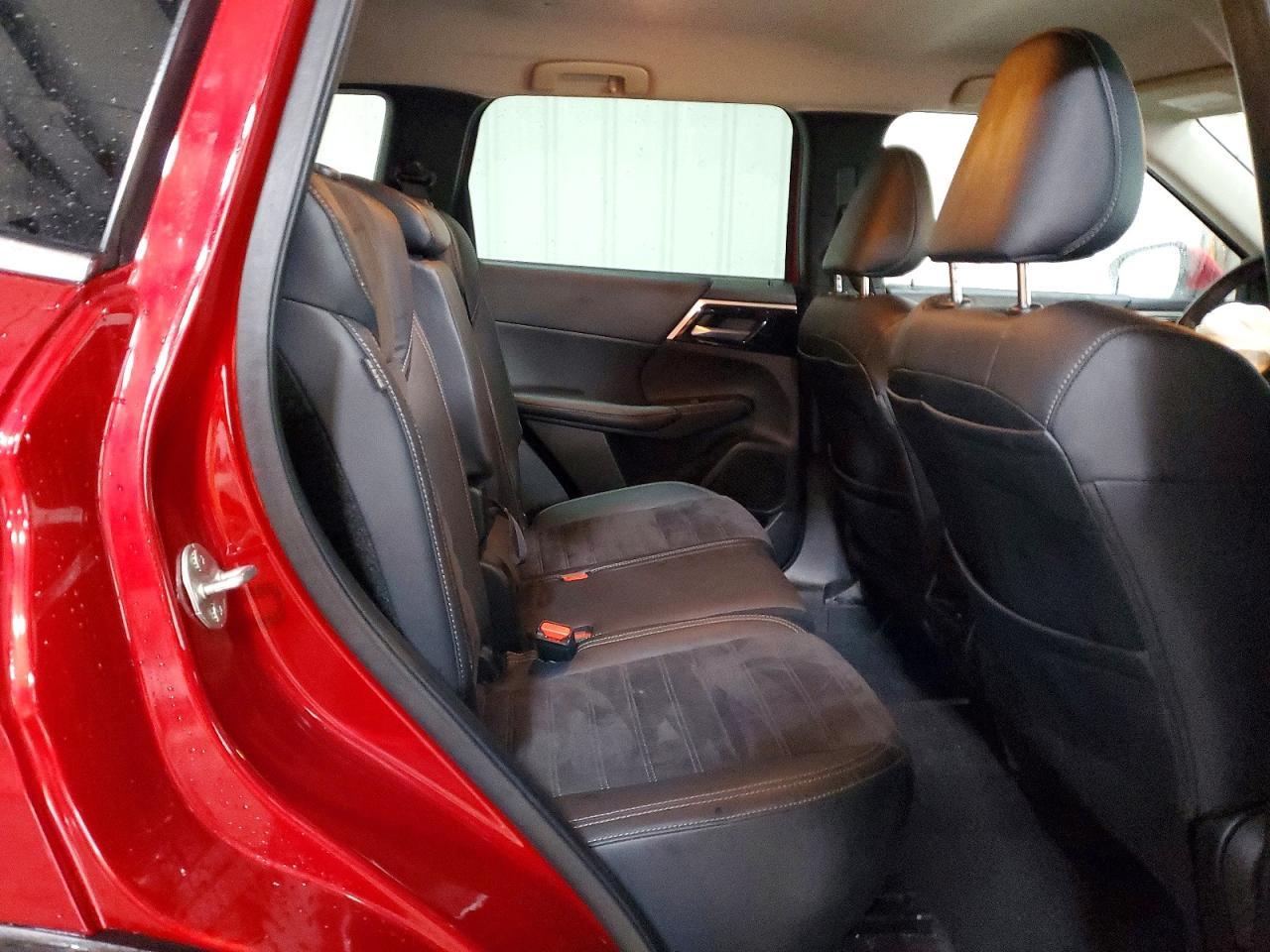 2022 Mitsubishi Outlander Se - zdjęcie 11