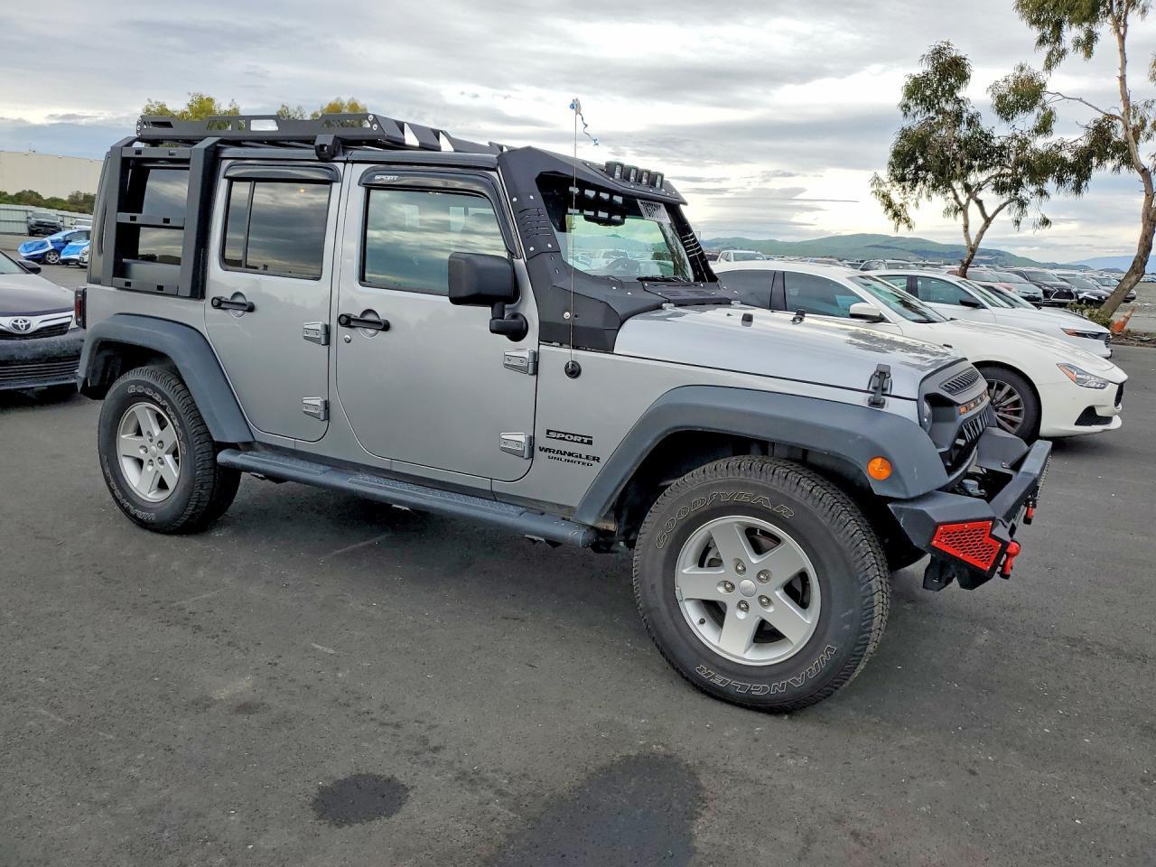 2016 Jeep Wrangler Unlimited Sport - zdjęcie 4