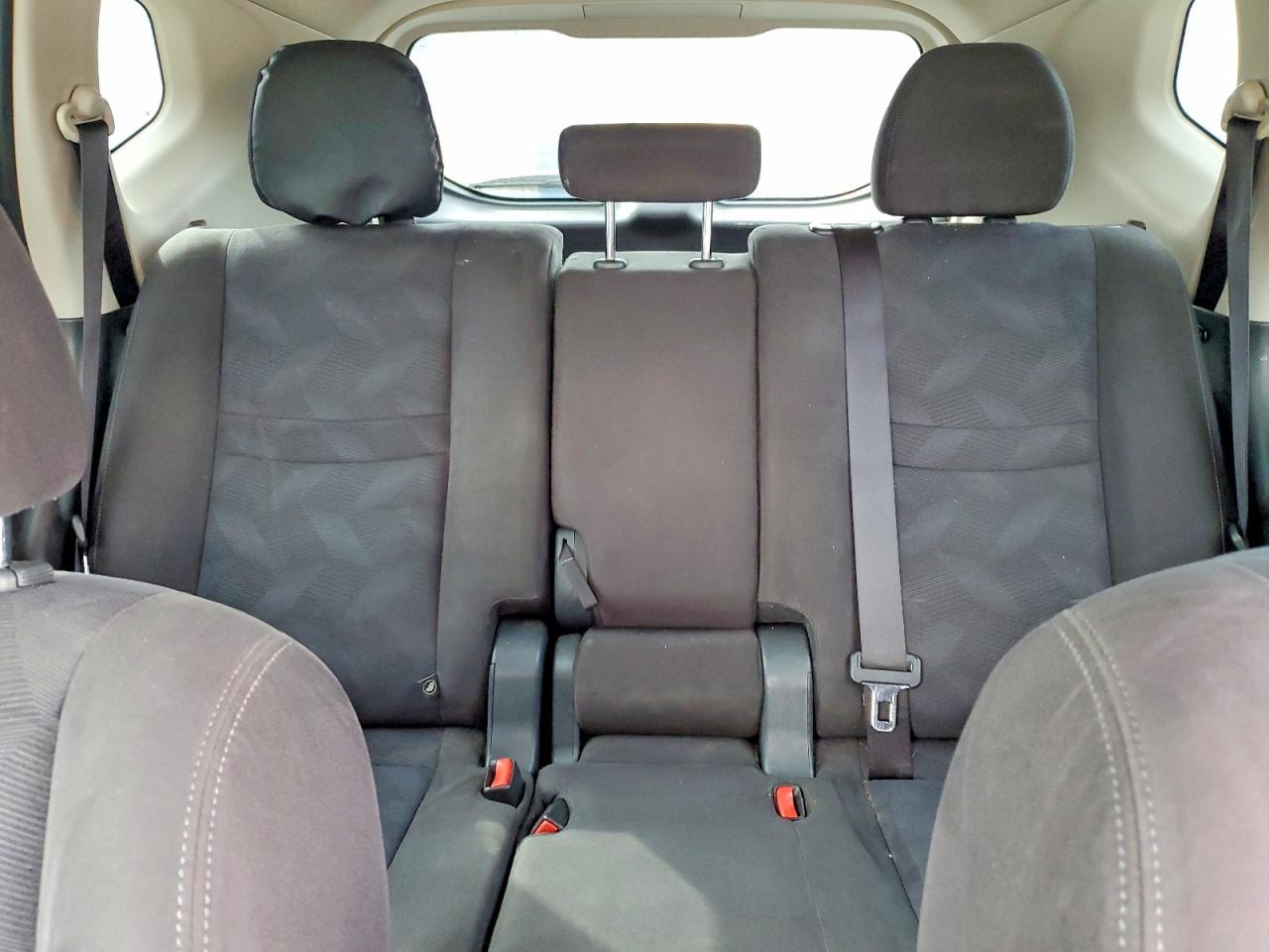 2015 Nissan Rogue S - zdjęcie 10