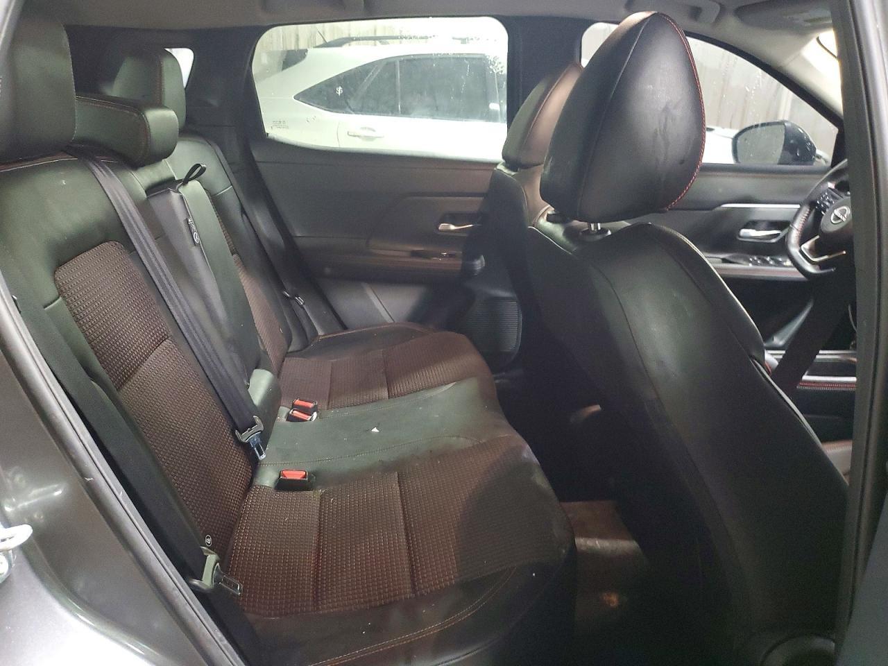 2025 Nissan Kicks Sr - zdjęcie 10