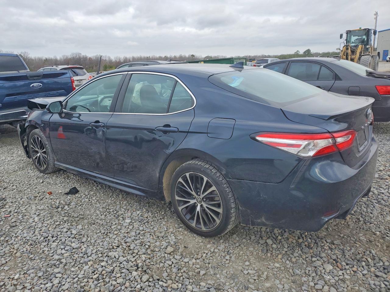 2020 Toyota Camry Se - zdjęcie 2