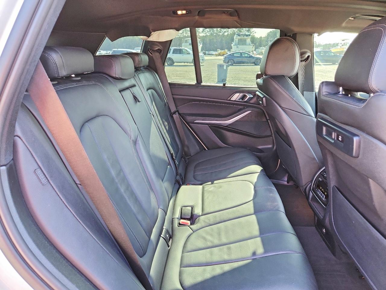 2022 BMW X5 xDrive40I - zdjęcie 11