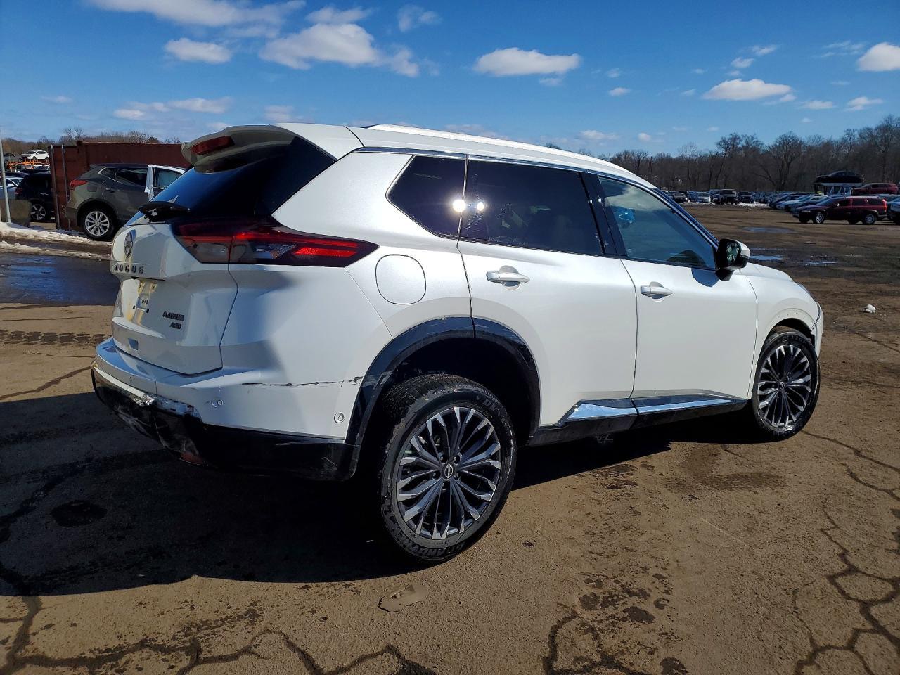 2026 Nissan Rogue Platinum - zdjęcie 3