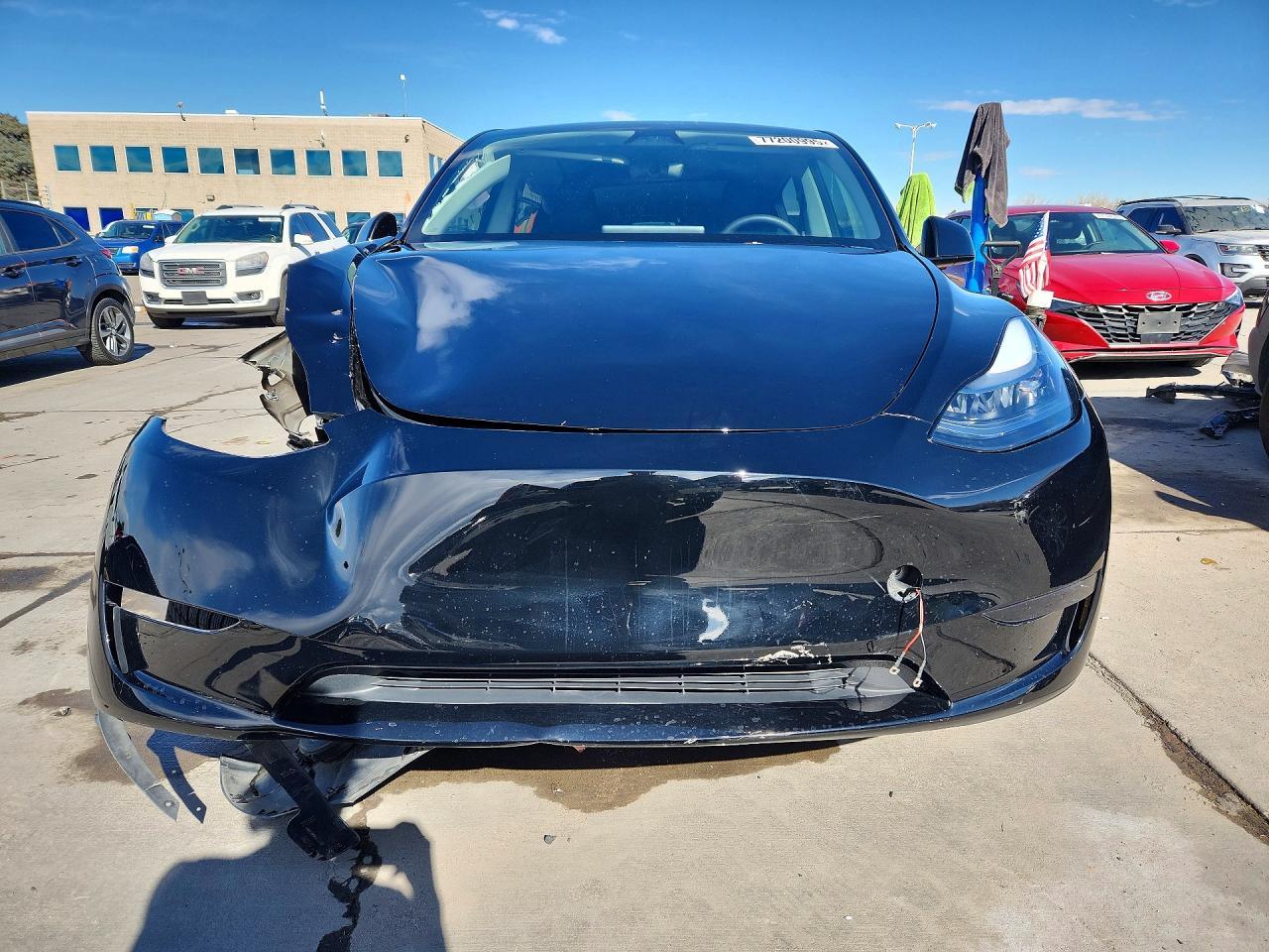 2025 Tesla Model Y - zdjęcie 5