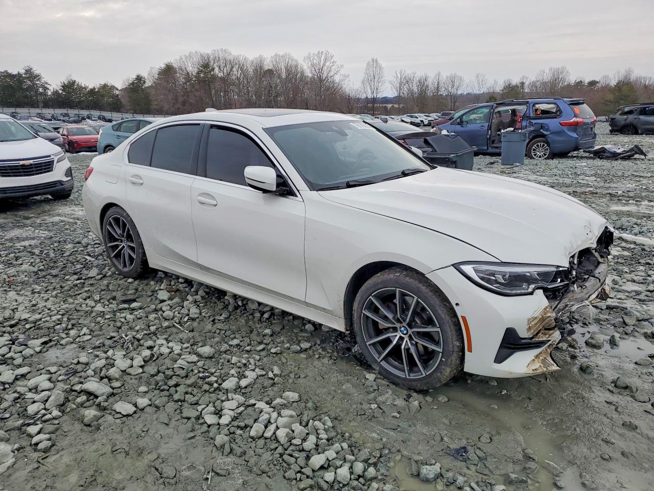 2021 BMW 330Xe - zdjęcie 4