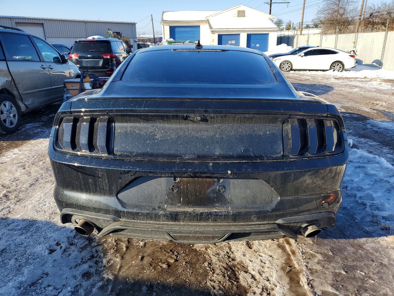 2021 Ford Mustang - zdjęcie 6
