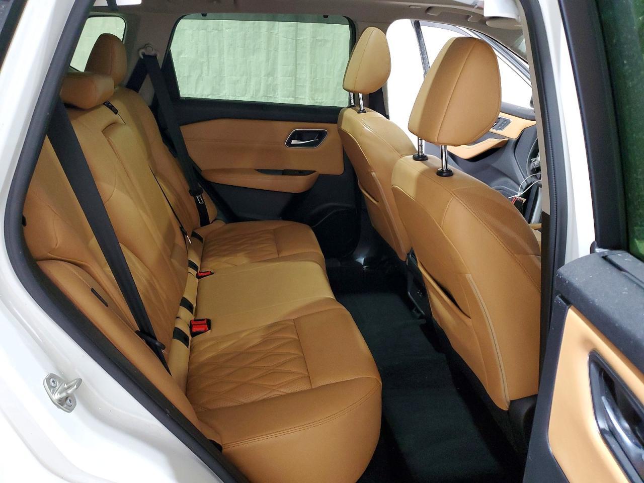 2023 Nissan Rogue Platinum - zdjęcie 11