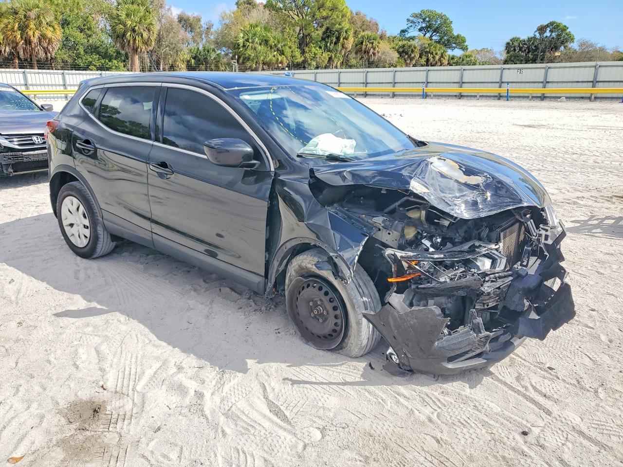 2020 Nissan Rogue Sport S - zdjęcie 4