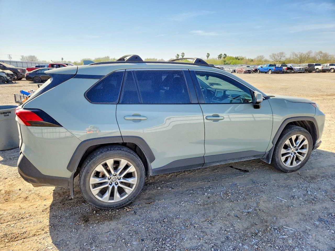 2022 Toyota Rav4 Xle Premium - zdjęcie 3