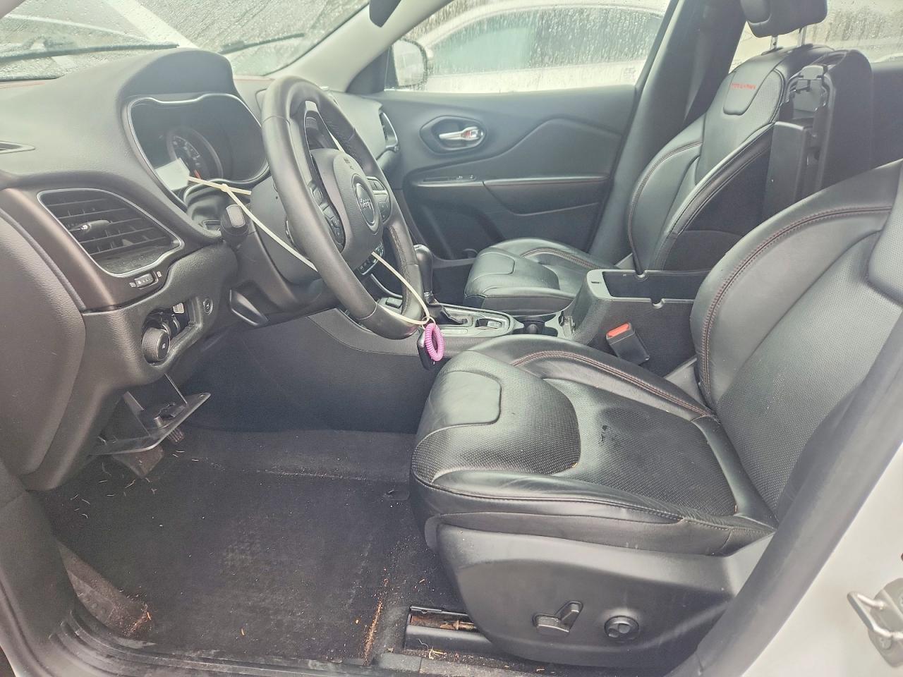 2021 Jeep Cherokee Trailhawk - zdjęcie 7