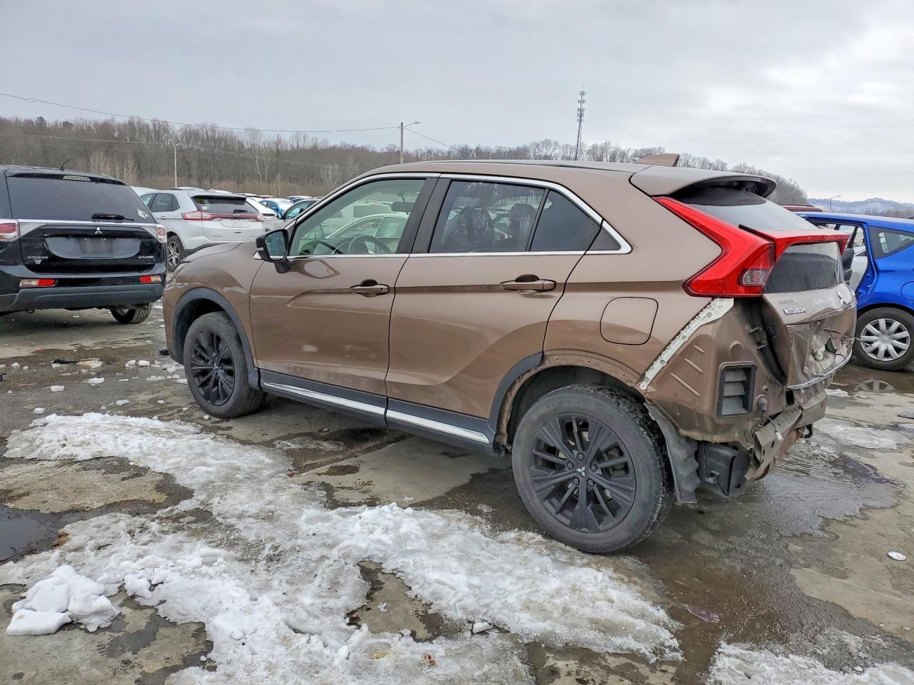 2019 Mitsubishi Eclipse Cross Le - zdjęcie 2