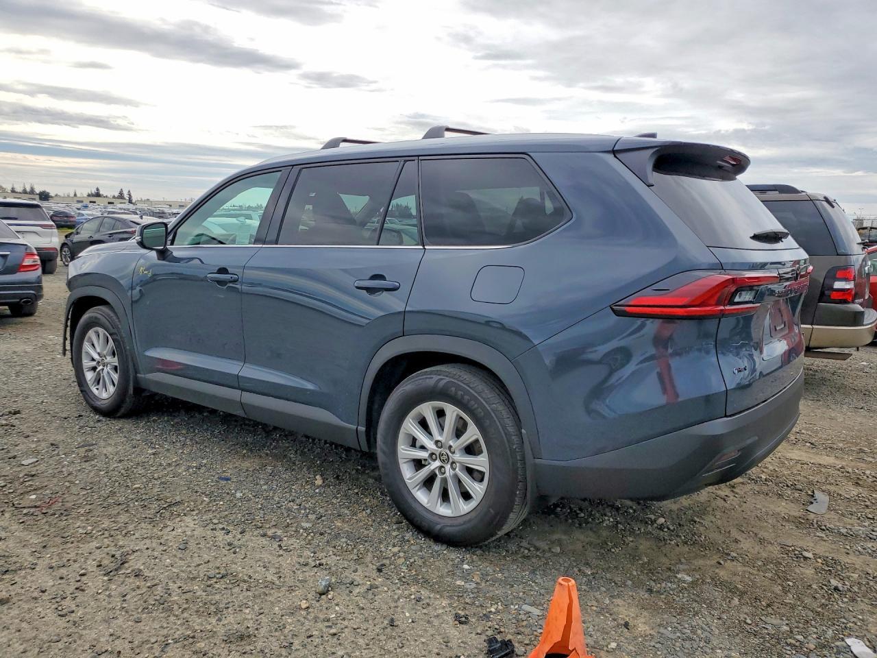 2025 Toyota Grand Highlander Xle - zdjęcie 2