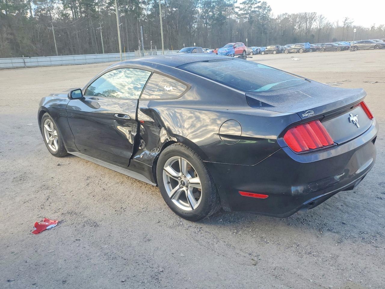 2017 Ford Mustang - zdjęcie 2
