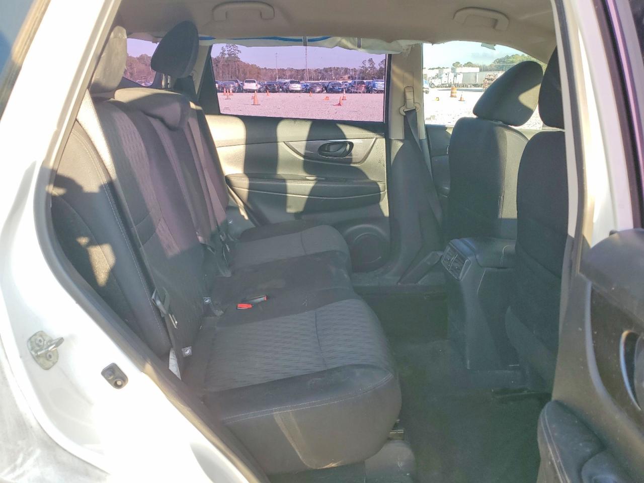 2020 Nissan Rogue S - zdjęcie 11