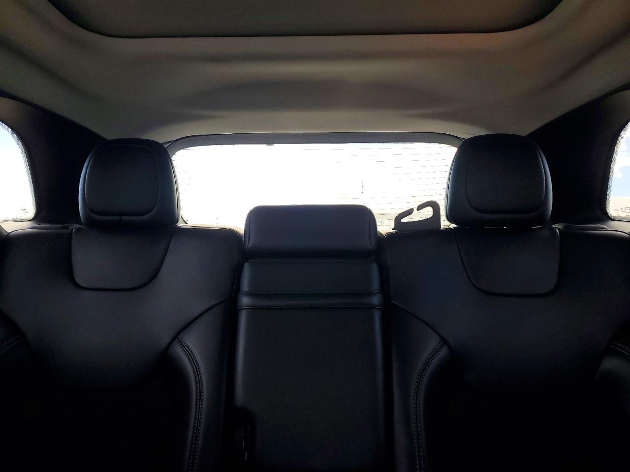 2019 Jeep Cherokee Latitude Plus - zdjęcie 10