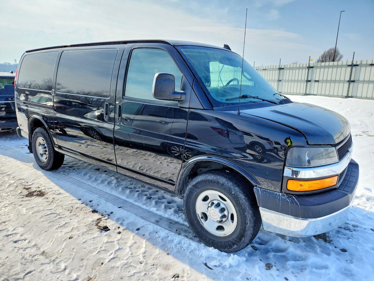 2017 Chevrolet Express G2500 - zdjęcie 4
