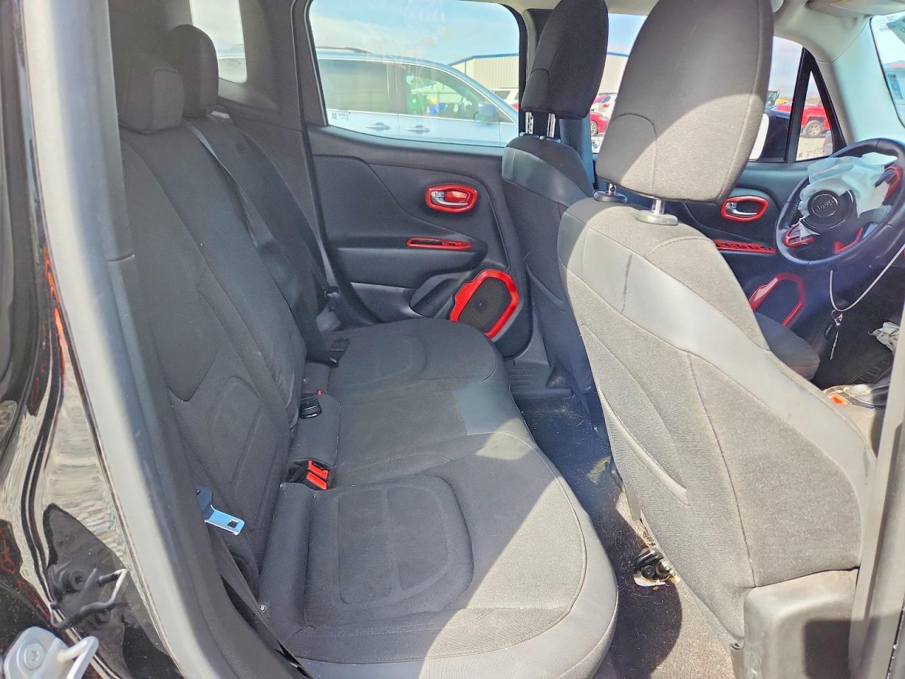 2017 Jeep Renegade Latitude - zdjęcie 11