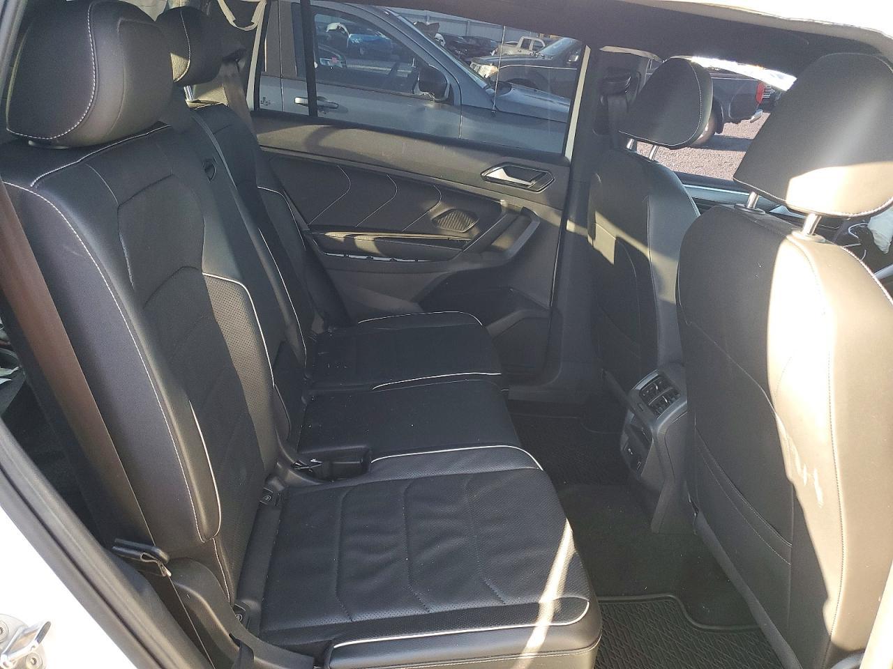 2022 Volkswagen Tiguan Sel R-Line - zdjęcie 11